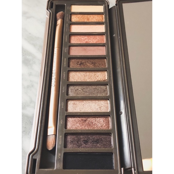 Urban Decay Naked 2 - Picture 3 of 3